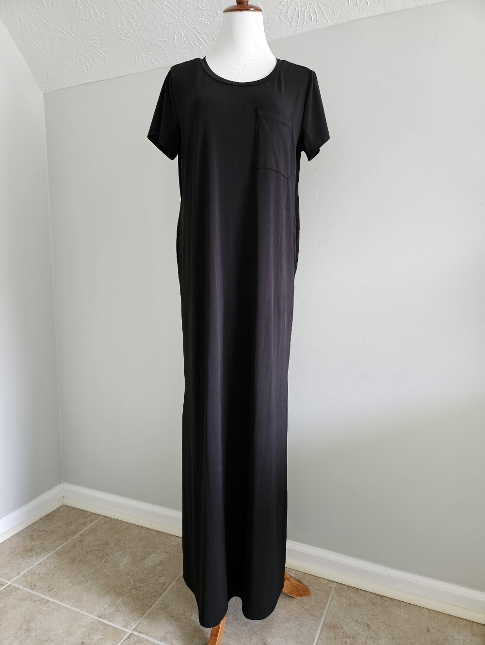 Bridget Brianna | Classic Black Short Sleeve Maxi Dress with Pocket